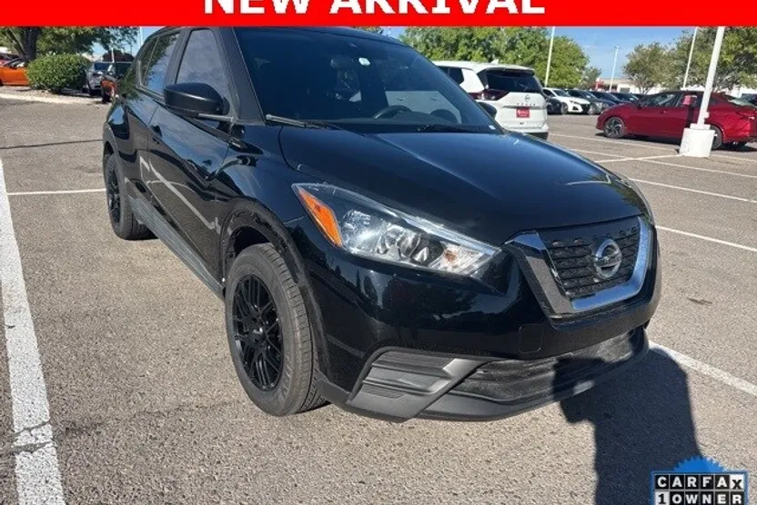 2020 Nissan Kicks S photo 1