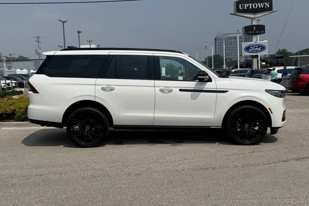 2025 Lincoln Navigator Reserve photo 1