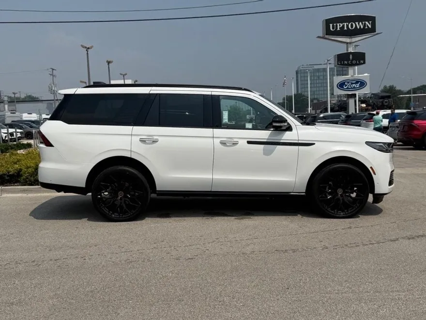 2025 Lincoln Navigator Reserve photo 1