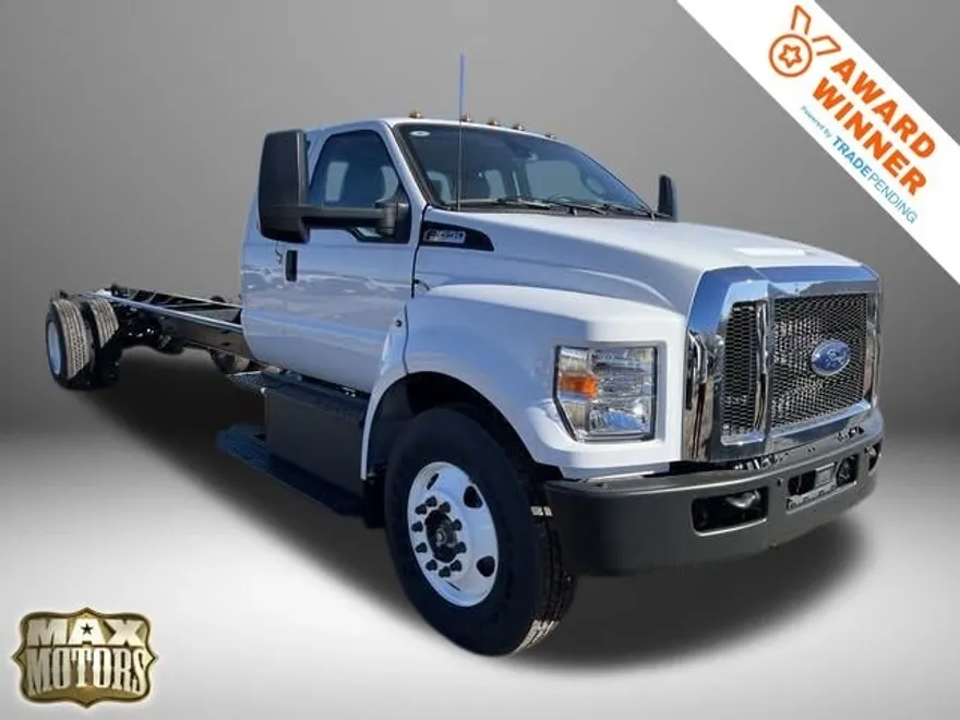 2024 Ford F-650 Base SuperCab photo 1