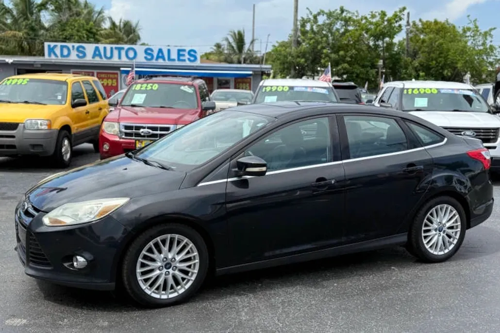 2012 Ford Focus SEL photo 1