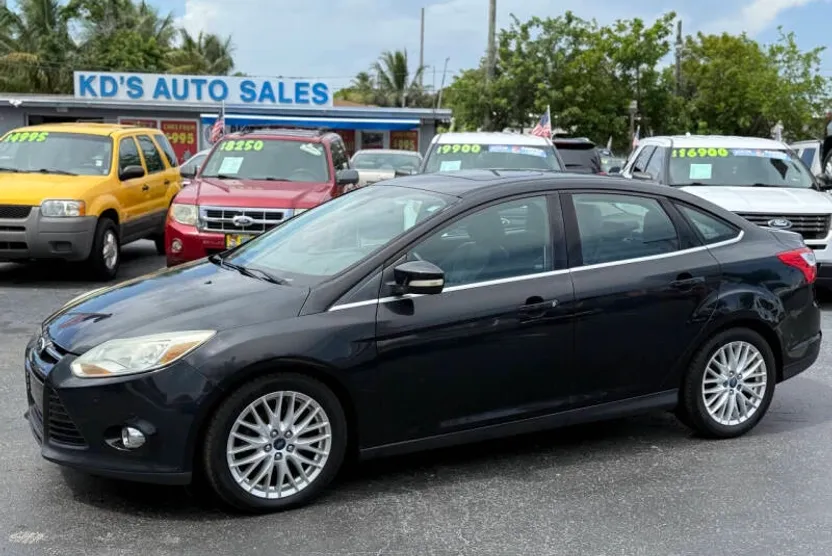 2012 Ford Focus SEL photo 1