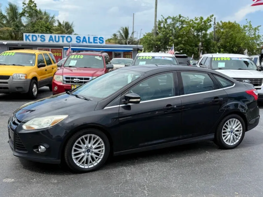 2012 Ford Focus SEL photo 1