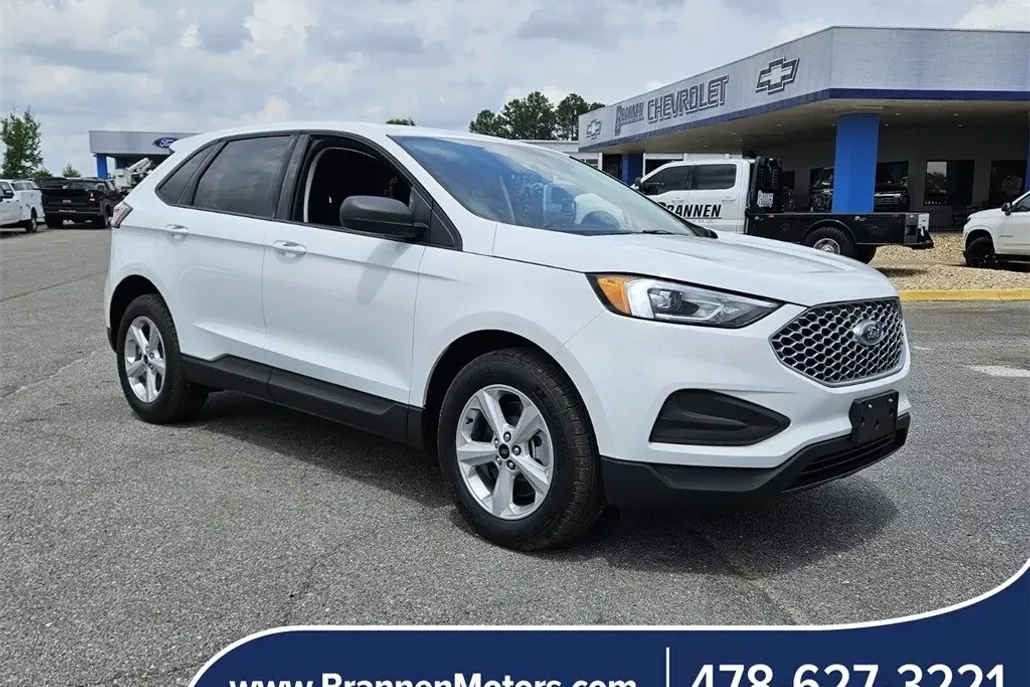 2024 Ford Edge SE photo 1