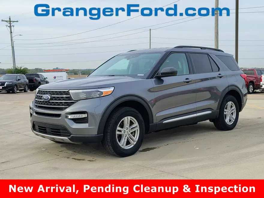 2023 Ford Explorer XLT photo 1