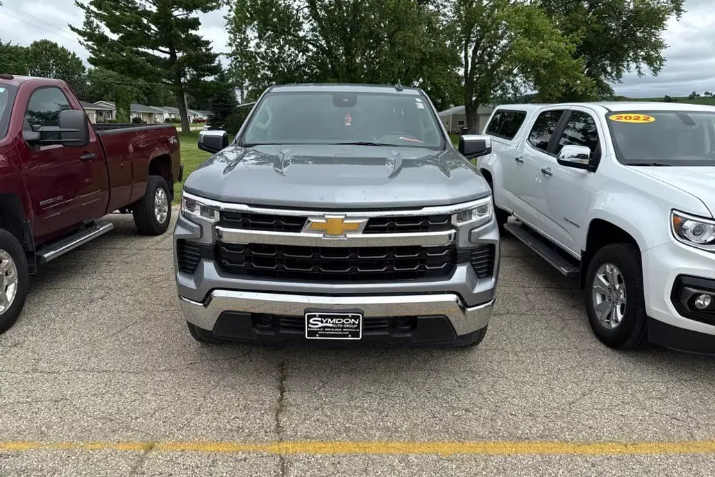 2024 Chevrolet Silverado 1500 LT photo 1