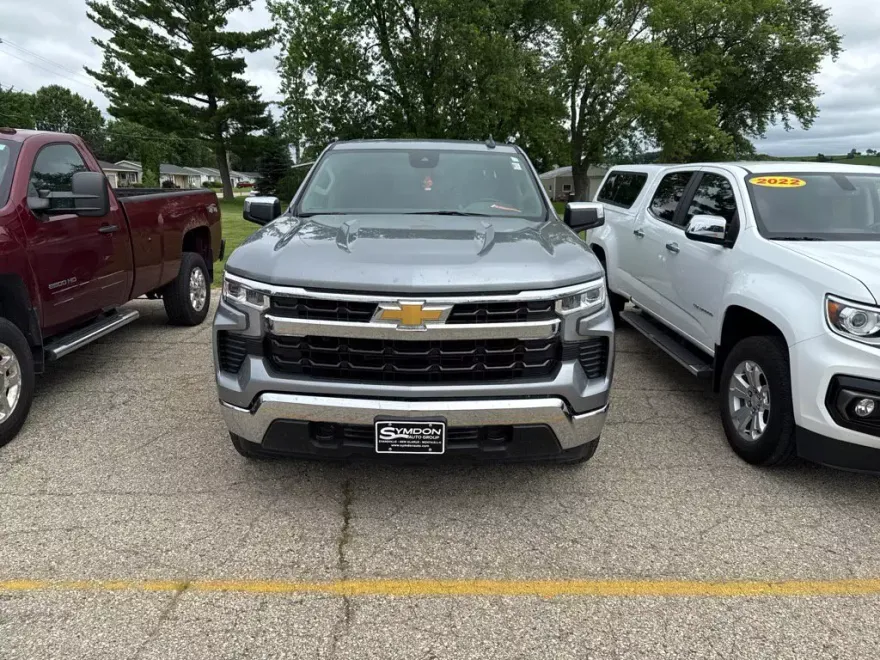2024 Chevrolet Silverado 1500 LT photo 1