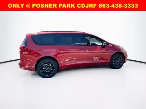 2026 Chrysler Pacifica Limited photo 4