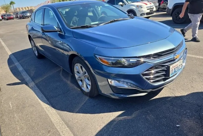 2024 Chevrolet Malibu 1LT photo 1