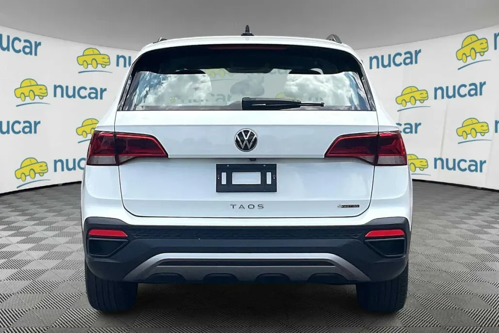 2022 Volkswagen Taos S photo 1
