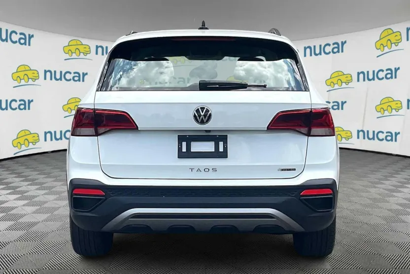 2022 Volkswagen Taos S photo 1