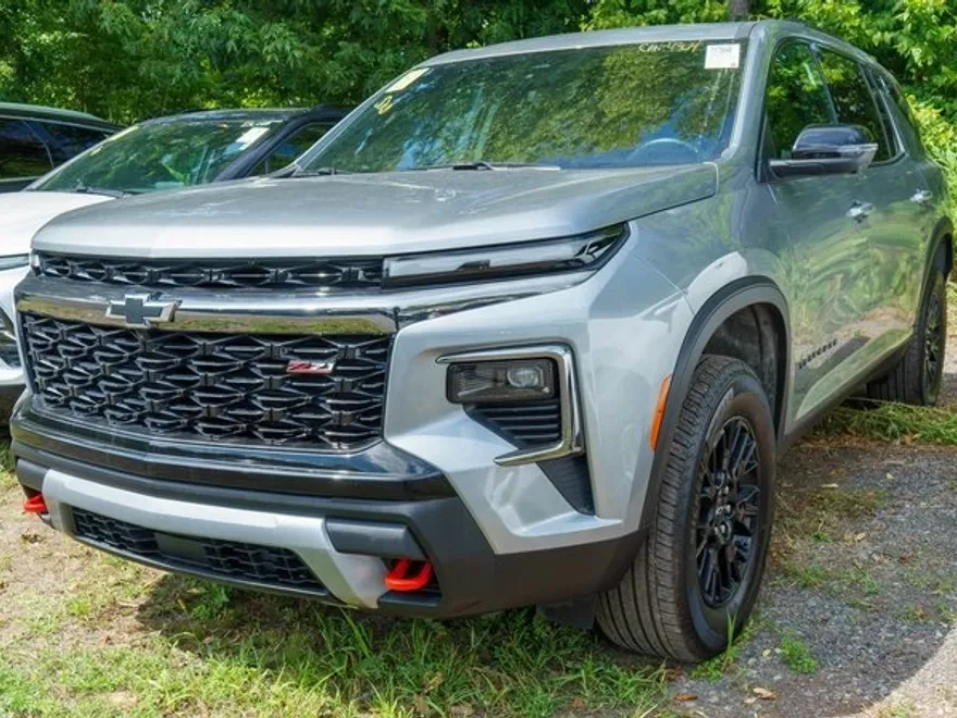 2025 Chevrolet Traverse Z71 photo 1