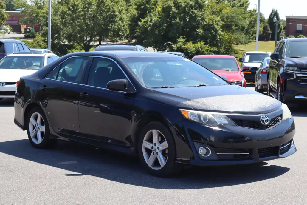 2014 Toyota Camry SE photo 1