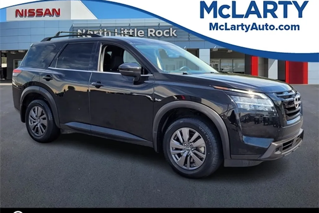 2022 Nissan Pathfinder SV photo 1