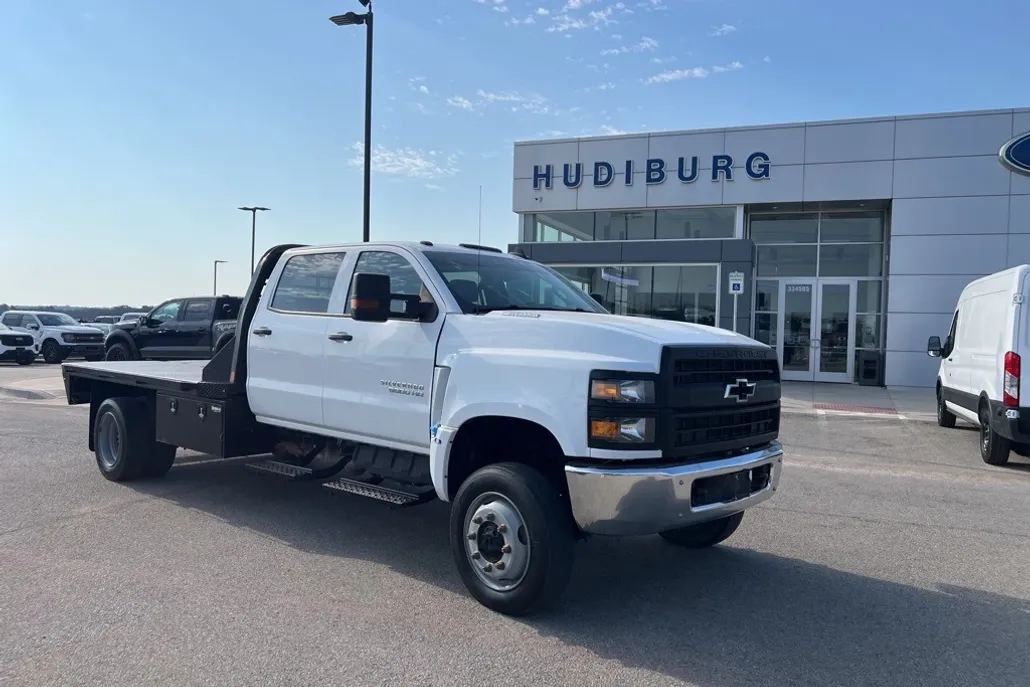 2022 Chevrolet Silverado 4500HD Work Truck photo 1