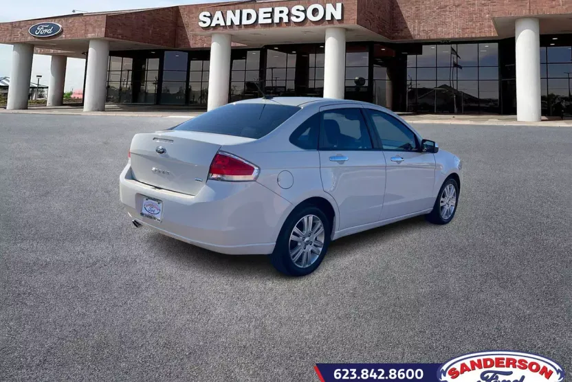 2010 Ford Focus SEL Sedan photo 1