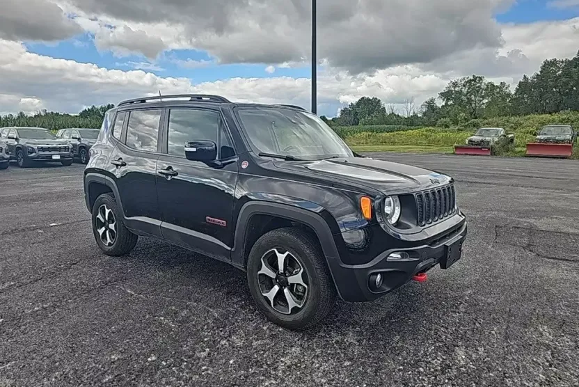 2022 Jeep Renegade Trailhawk photo 1
