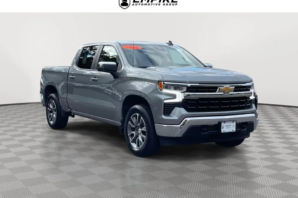 2025 Chevrolet Silverado 1500 LT photo 1