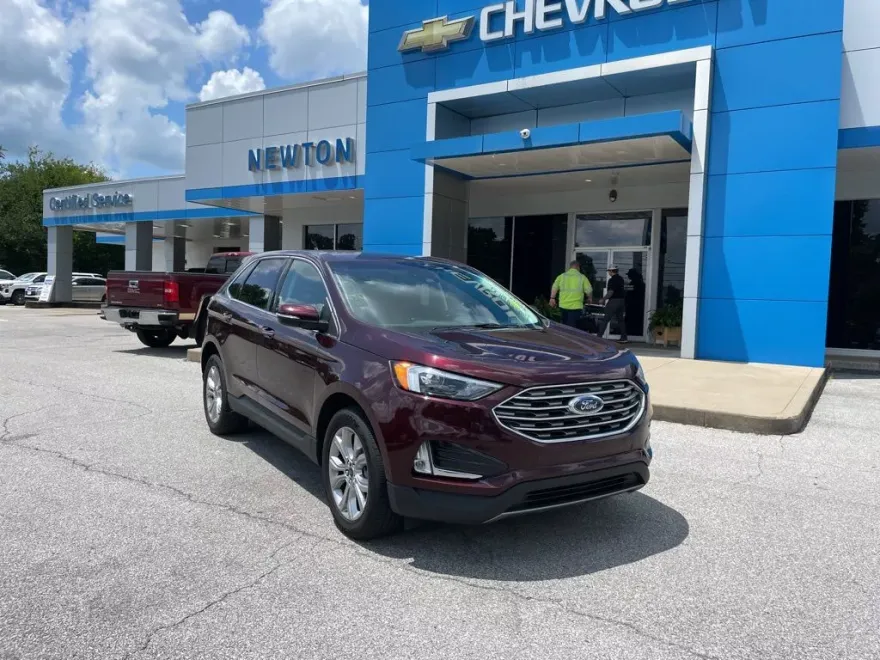2024 Ford Edge Titanium photo 1