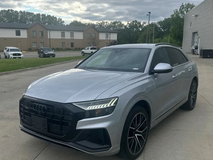 2022 Audi Q8 55 Premium Plus photo 1