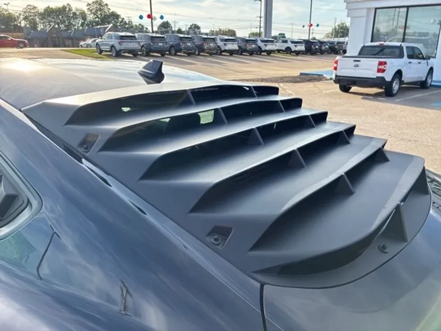 2021 Ford Mustang EcoBoost photo 10