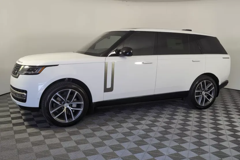 2025 Land Rover Range Rover SE photo 1