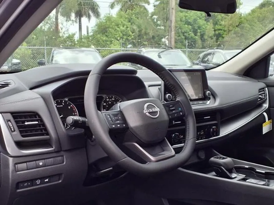 2026 Nissan Rogue SV photo 1