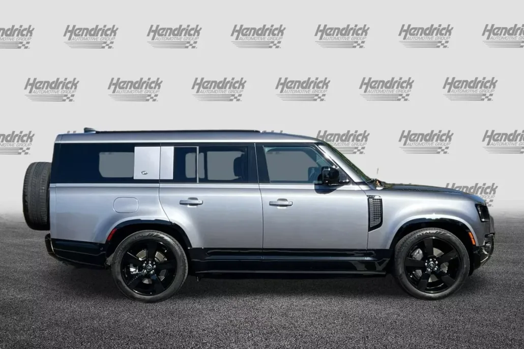 2024 Land Rover Defender X-Dynamic SE photo 1
