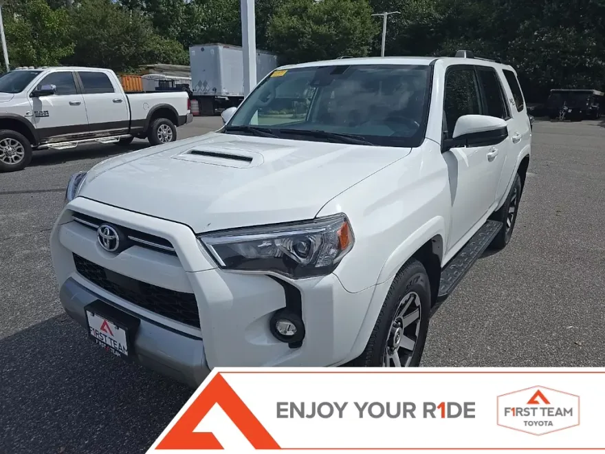 2024 Toyota 4Runner TRD Off-Road photo 1