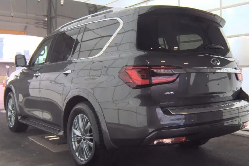 2024 Infiniti QX80 Luxe photo 1