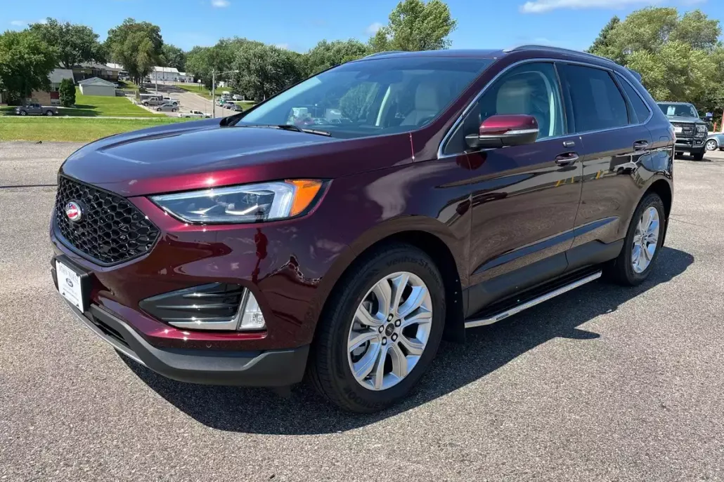 2024 Ford Edge Titanium photo 1