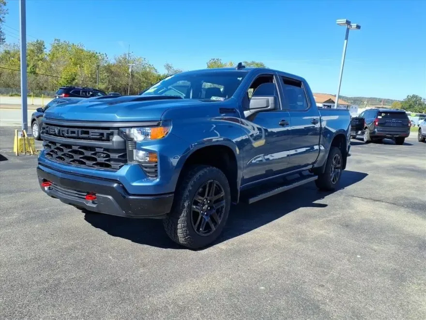 2024 Chevrolet Silverado 1500 Custom Trail Boss photo 1