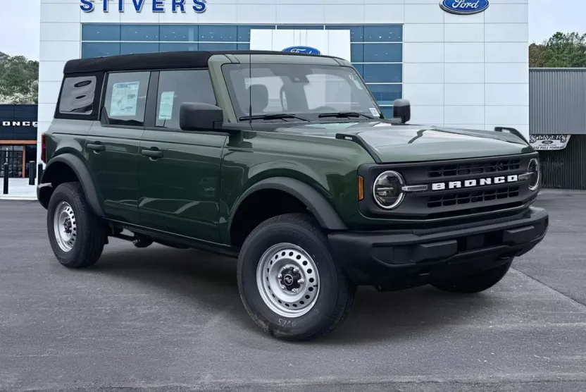 2025 Ford Bronco Base photo 1
