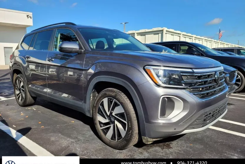 2024 Volkswagen Atlas SE Technology photo 1