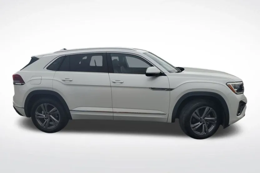 2024 Volkswagen Atlas Cross Sport SEL R-Line photo 1