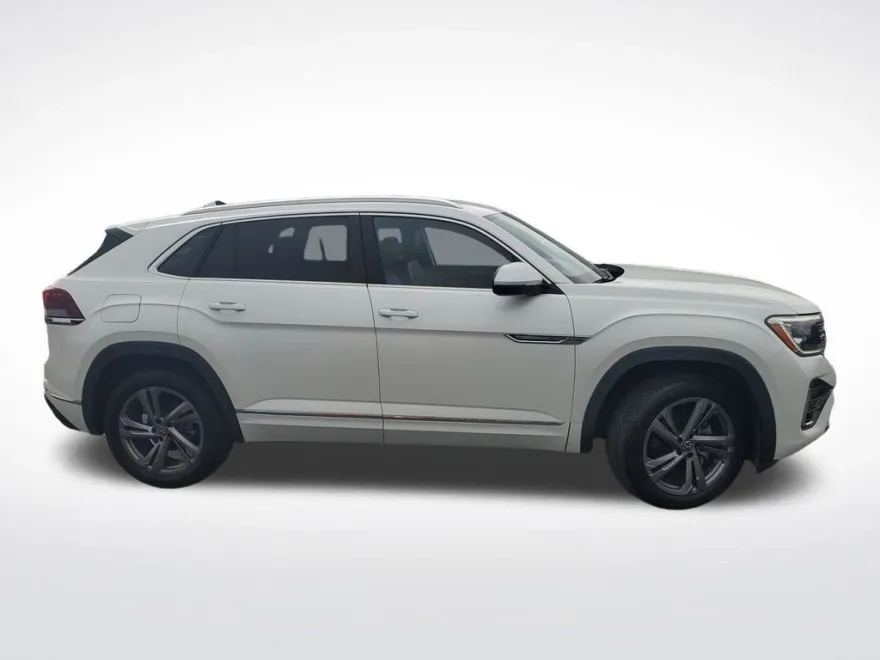 2024 Volkswagen Atlas Cross Sport SEL R-Line photo 1