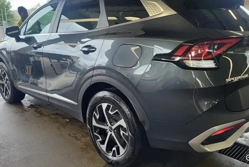 2024 Kia Sportage EX photo 1