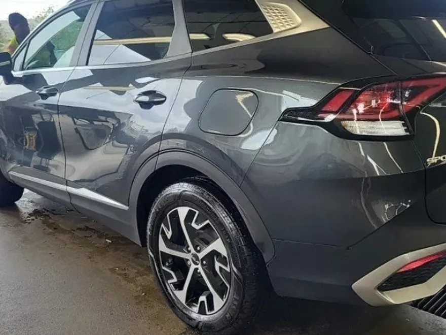 2024 Kia Sportage EX photo 1