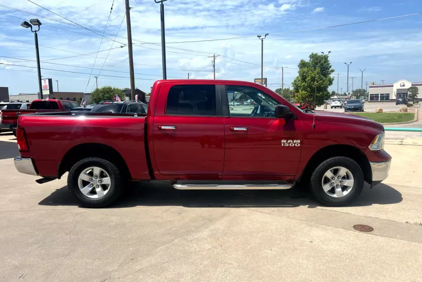 2015 Ram 1500 SLT photo 1