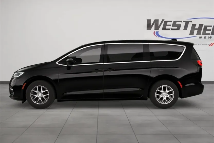 2026 Chrysler Pacifica photo 1