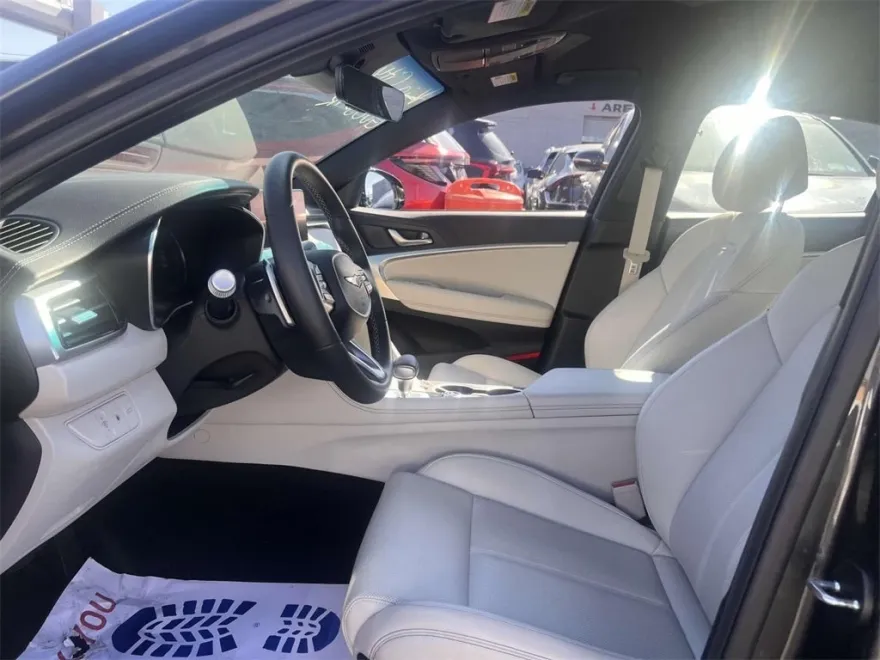 2024 Genesis G70 2.5T photo 16