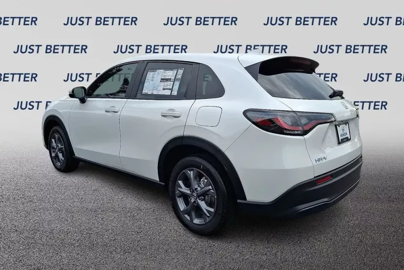 2026 Honda HR-V LX photo 1
