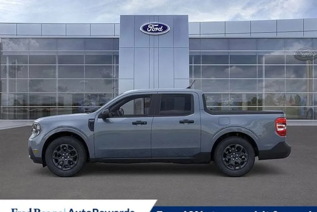 2025 Ford Maverick XLT photo 1