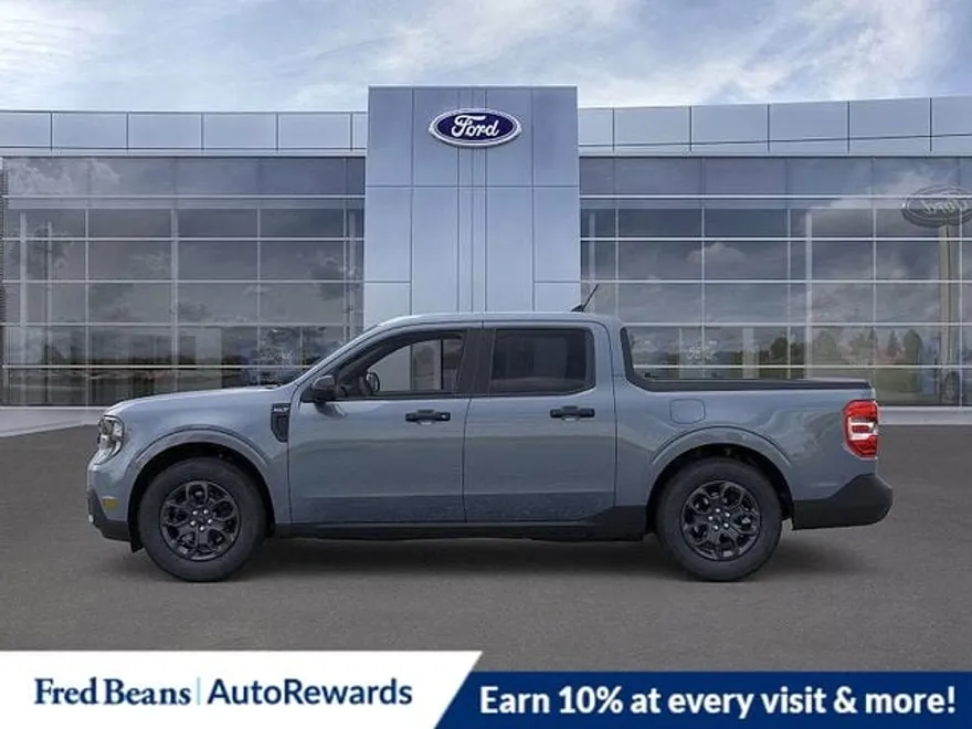 2025 Ford Maverick XLT photo 1