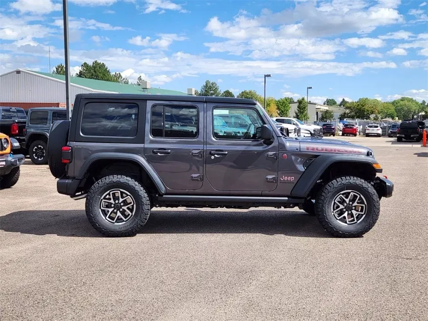 2025 Jeep Wrangler Rubicon photo 1