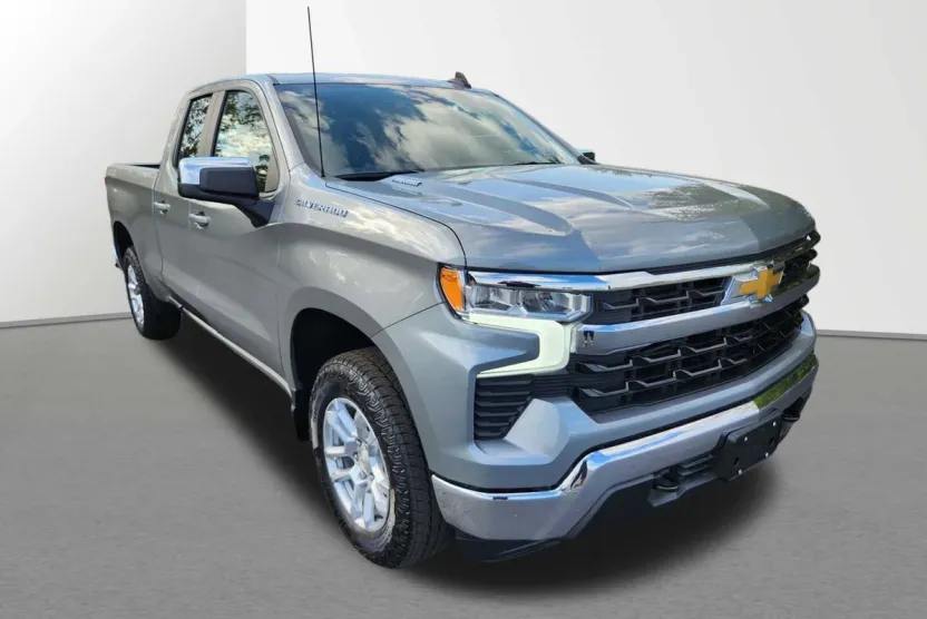 2026 Chevrolet Silverado 1500 LT photo 1
