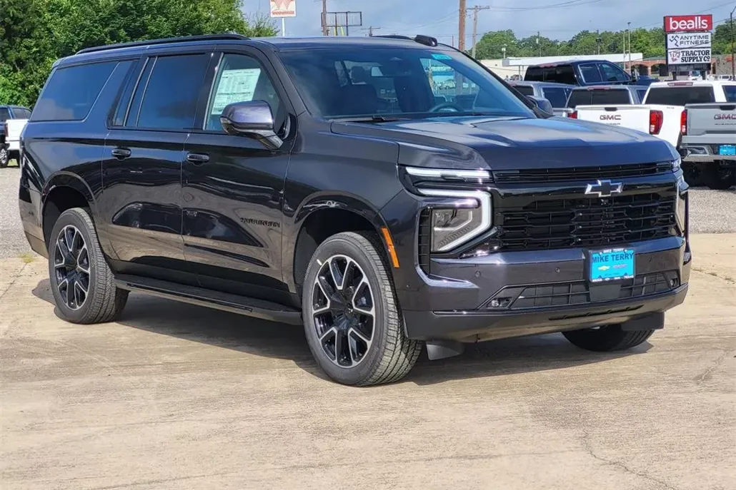 2025 Chevrolet Suburban RST photo 1