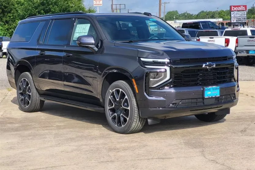 2025 Chevrolet Suburban RST photo 1
