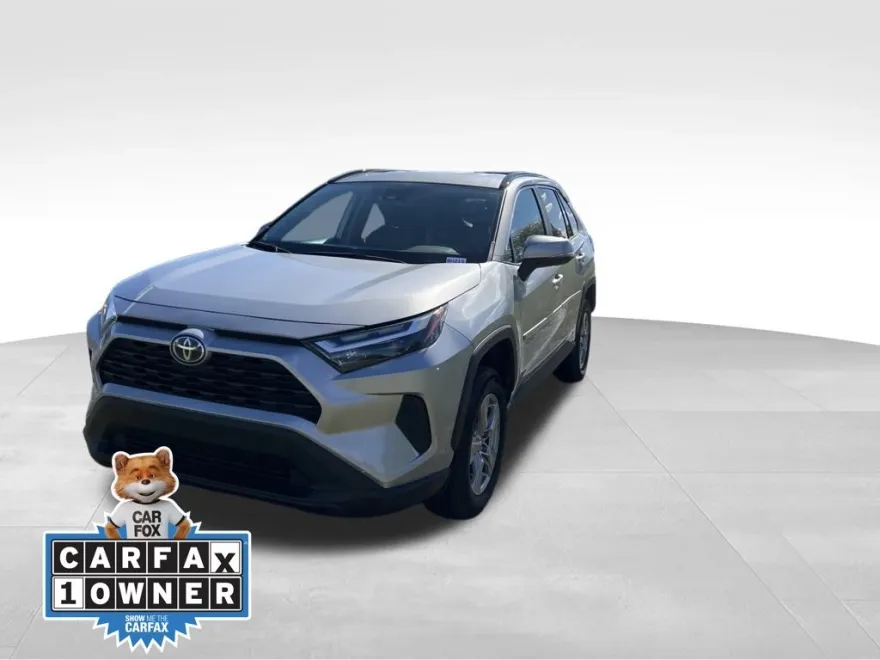 2024 Toyota RAV4 Hybrid LE photo 1