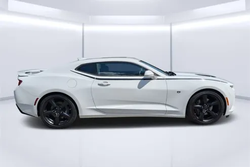2017 Chevrolet Camaro 2SS photo 2
